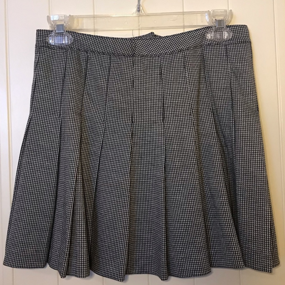 Herringbone Print Pleated Skirt - Picture 1 of 3